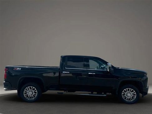 Used 2020 Chevrolet Silverado 3500 High Country w/ Technology Package AWD/4WD image 6