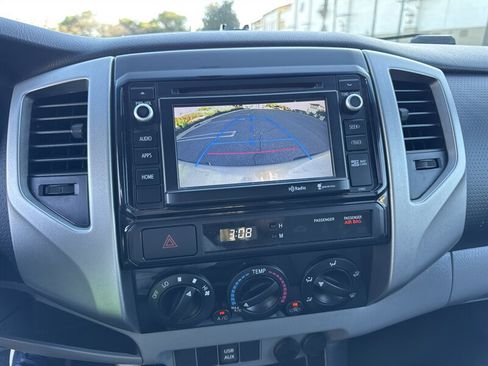 Used 2014 Toyota Tacoma PreRunner w/ TRD Off-Road Package image 23