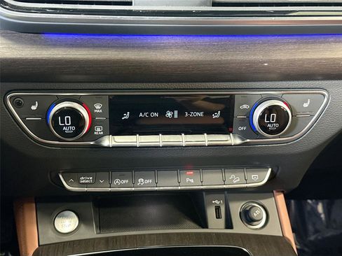 Certified 2025 Audi Q5 2.0T Premium Plus w/ Premium Plus Package AWD/4WD image 16