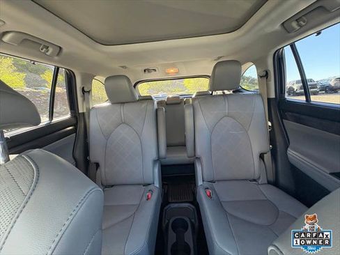 Certified 2021 Toyota Highlander Platinum AWD/4WD image 6