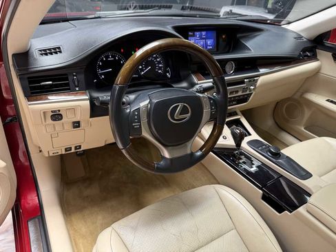 Used 2013 Lexus ES 350 w/ Luxury Pkg FWD image 9