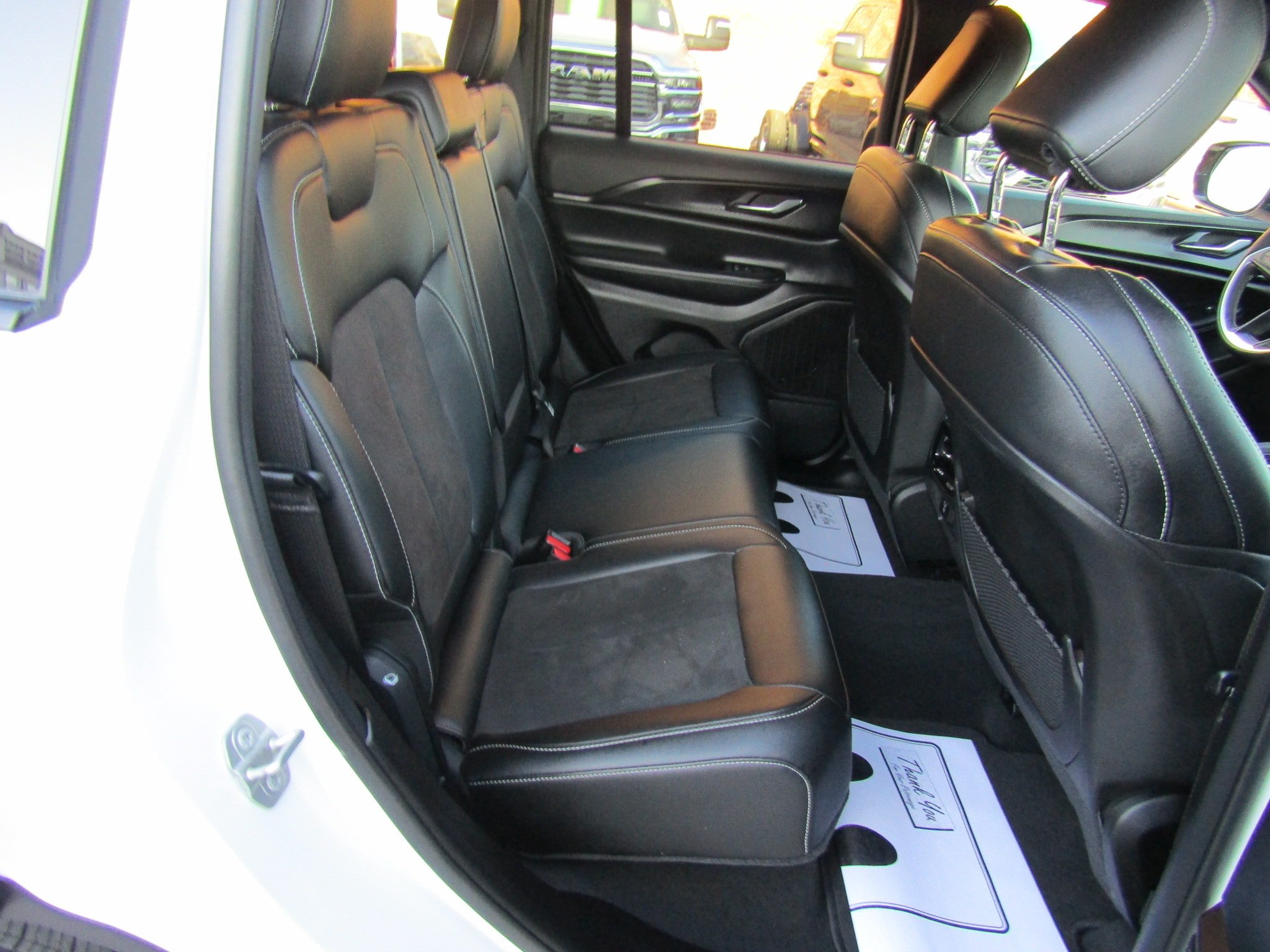Used 2024 Jeep Grand Cherokee Altitude AWD/4WD image 16