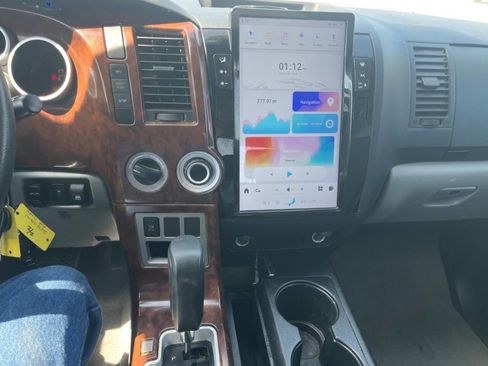 Used 2011 Toyota Tundra 4x4 CrewMax w/ SR5 Pkg image 6