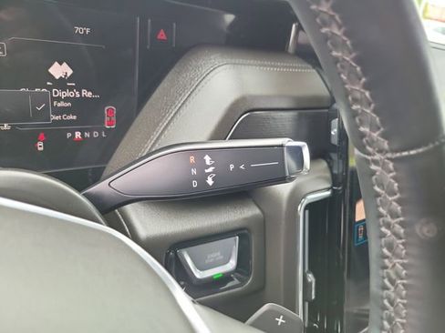 Used 2025 GMC Yukon XL Denali AWD/4WD image 28