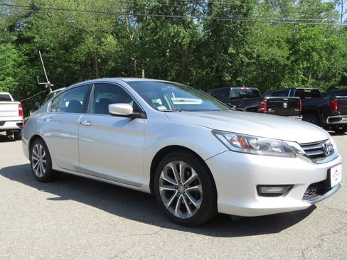 Used 2015 Honda Accord Sport image 3