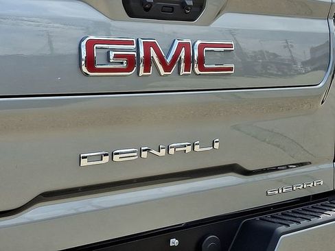 New 2025 GMC Sierra 2500 Denali w/ Denali Reserve Package image 13