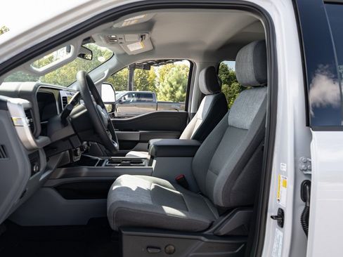 New 2026 Ford F250 XLT w/ XLT Premium Package AWD/4WD image 14