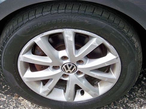 Used 2012 Volkswagen Jetta SE FWD image 28