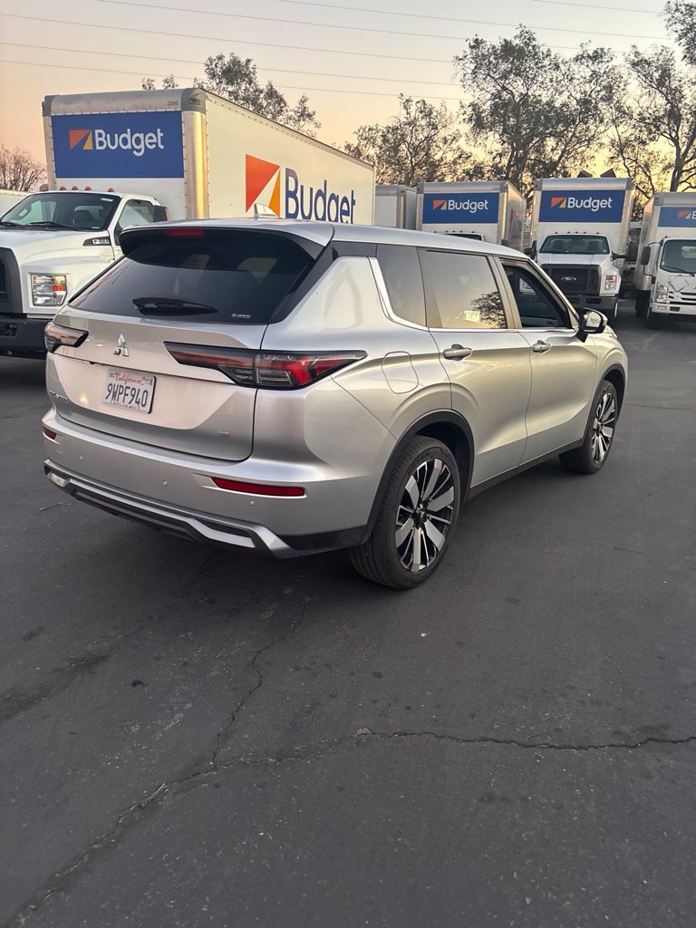 Used 2025 Mitsubishi Outlander SE AWD/4WD image 4