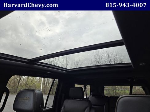 Used 2024 Chevrolet Suburban High Country AWD/4WD image 14