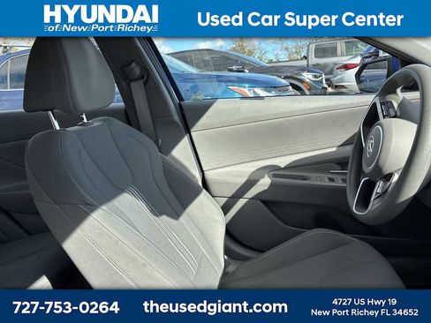 Used 2023 Hyundai Elantra SEL image 7