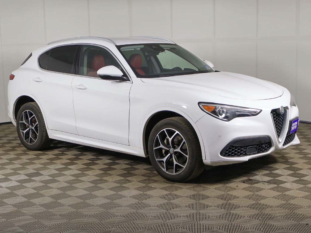 Used 2020 Alfa Romeo Stelvio Ti AWD/4WD image 2