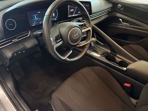 Used 2023 Hyundai Elantra SEL w/ Convenience Package image 21