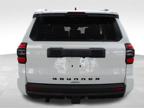 Certified 2025 Toyota 4Runner SR5 AWD/4WD image 13