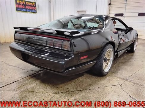 Used 1991 Pontiac Firebird Trans Am RWD image 3