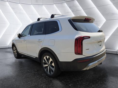 Used 2022 Kia Telluride EX w/ EX Premium Package AWD/4WD image 3