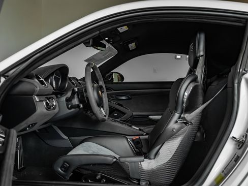 Certified 2024 Porsche 718 Cayman GT4 RS image 5