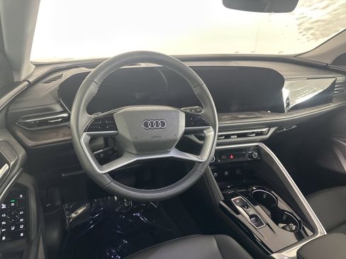 Used 2025 Audi Q5 Premium Plus w/ Premium Plus image 15