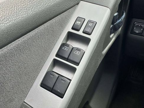 Used 2012 Nissan Pathfinder SV AWD/4WD image 35