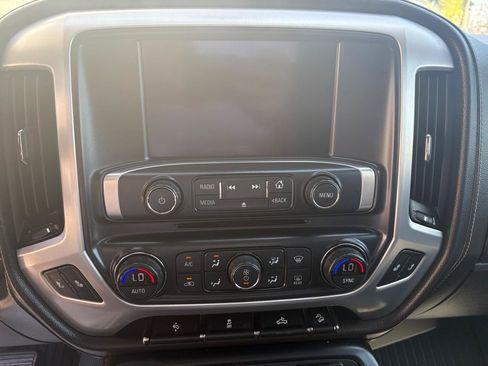 Used 2017 GMC Sierra 1500 SLT w/ Suspension Package, Off-Road AWD/4WD image 9