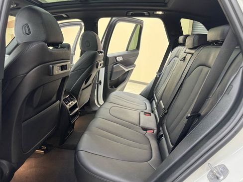 Used 2022 BMW X5 xDrive40i AWD/4WD image 35