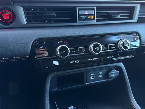 Used 2025 Honda Pilot TrailSport image 24