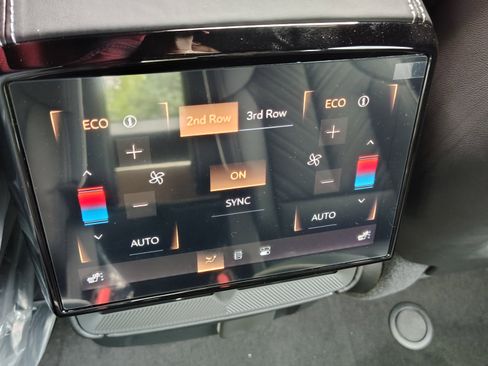 New 2026 Cadillac Vistiq Platinum w/ LPO, Floor Liner Package image 29