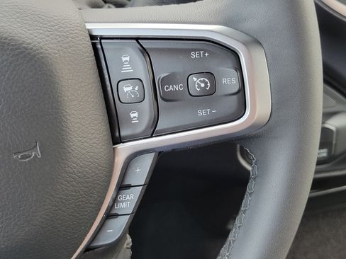 Used 2025 RAM 2500 Big Horn AWD/4WD image 13