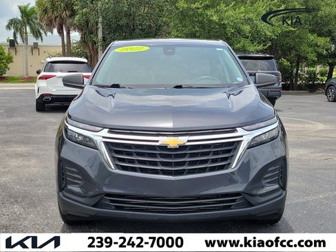 Used 2022 Chevrolet Equinox LS FWD image 2