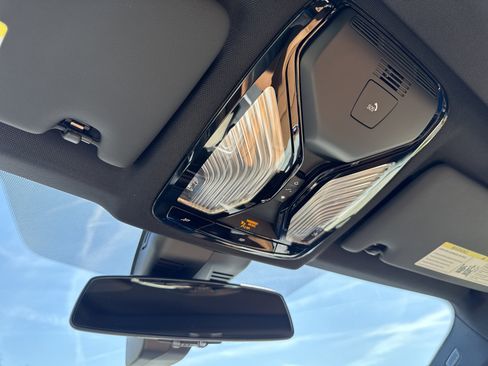 New 2026 BMW 330i Sedan w/ Premium Package image 21