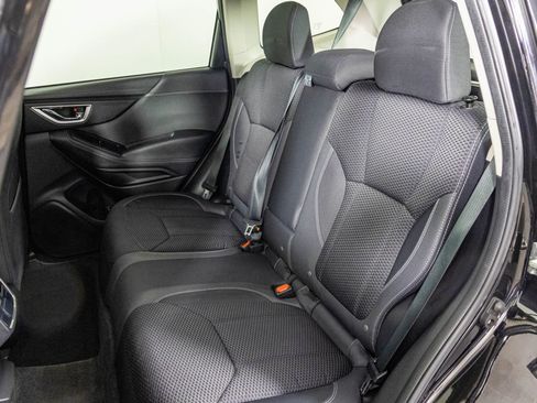 Used 2022 Subaru Forester Premium image 37