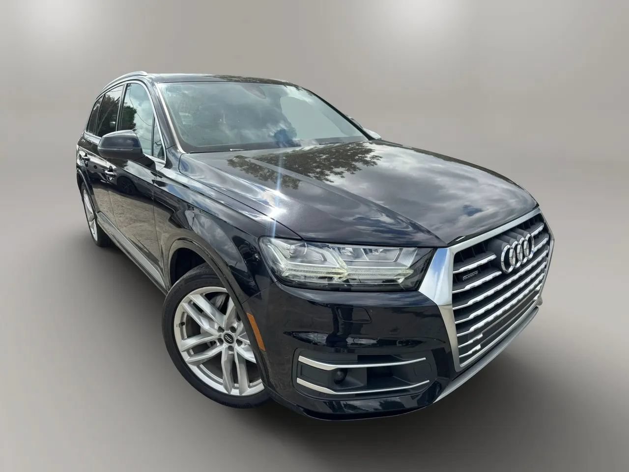 Used 2017 Audi Q7 3.0T Prestige AWD/4WD image 2