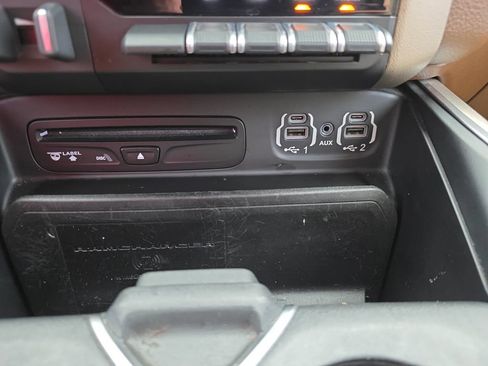 Used 2019 RAM 1500 Laramie AWD/4WD image 29