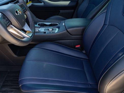 Certified 2026 INFINITI QX60 Sport w/ Dark Cargo Package AWD/4WD image 9