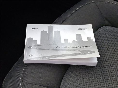 Used 2019 Chevrolet Colorado LT w/ LT Convenience Package image 26