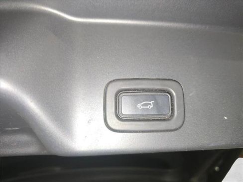 Used 2020 Land Rover Range Rover Evoque SE AWD/4WD image 13