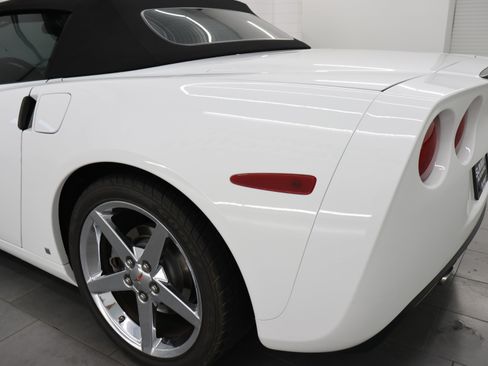 Used 2007 Chevrolet Corvette Convertible w/ Preferred Equipment Group RWD image 28