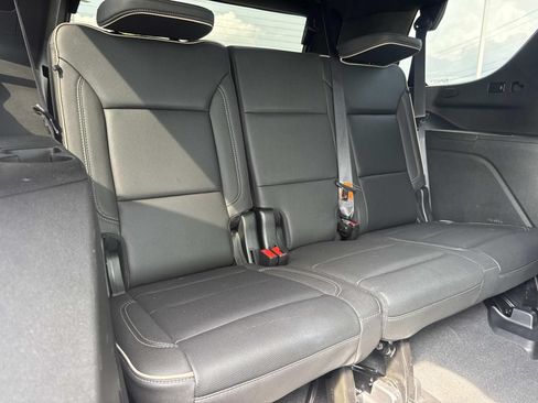 Used 2023 Chevrolet Tahoe Premier RWD image 11