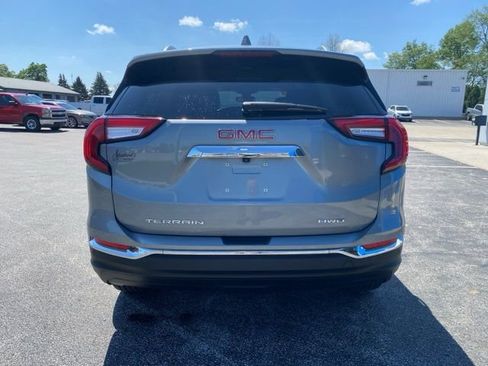 Used 2024 GMC Terrain SLT w/ LPO, Floor Liner Package AWD/4WD image 4