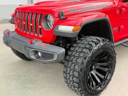 Used 2020 Jeep Gladiator Rubicon AWD/4WD image 2