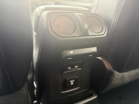 Used 2022 Jeep Wrangler Unlimited Sahara w/ Cold Weather Group image 18