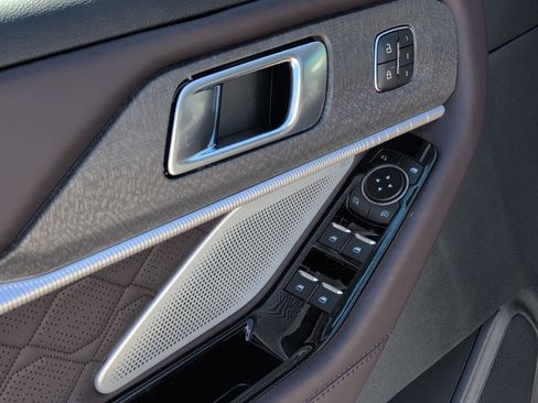 New 2025 Ford Explorer Platinum w/ Ultimate Package image 7