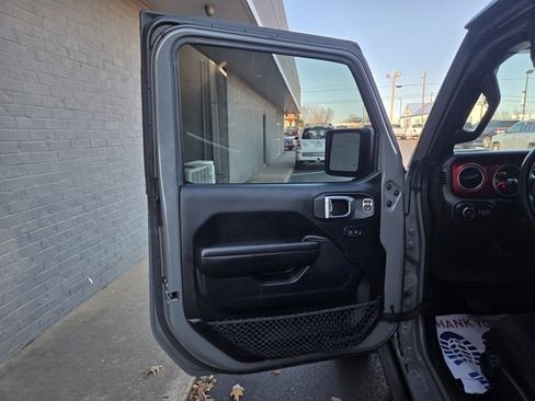 Used 2018 Jeep Wrangler Unlimited Rubicon image 6