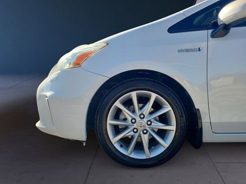 Used 2014 Toyota Prius V Three image 9
