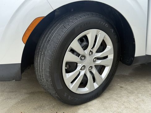 Used 2021 Kia Soul LX FWD image 17