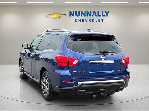 Used 2020 Nissan Pathfinder SV FWD image 3