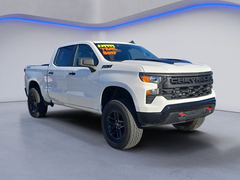 Used 2023 Chevrolet Silverado 1500 Custom Trail Boss w/ LPO, Dark Essentials Package image 6