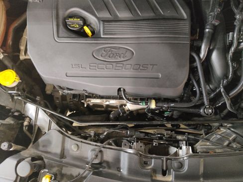 Used 2018 Ford Escape SE image 30