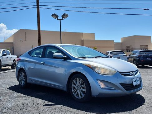 Used 2015 Hyundai Elantra SE w/ Option Group 02 FWD image 3