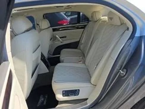 Used 2018 Bentley Flying Spur V8 AWD/4WD image 3